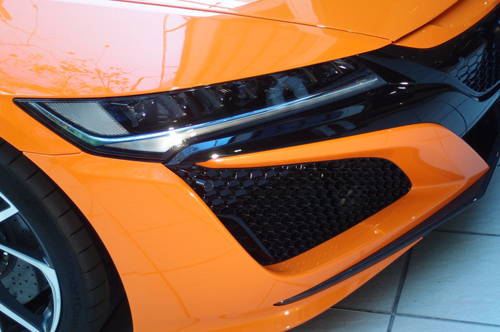 ホンダNSX（ヘッドランプおよびフロントエアインテーク）