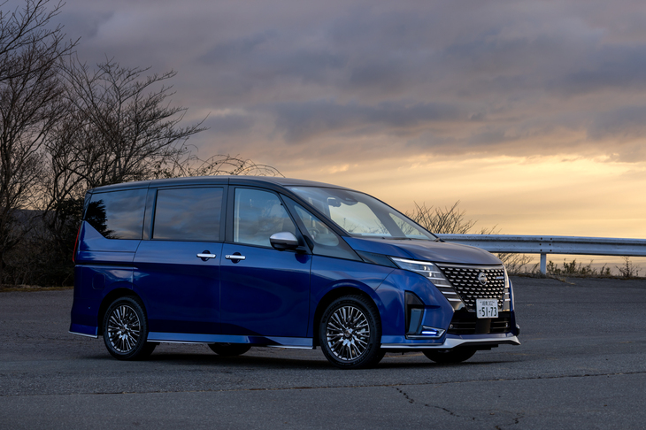 「AUTECH」モデルは幅広く展開されており、「セレナ」以外に「エルグランド」「エクストレイル」「リーフ」などにも設定されている。ただし「スポーツスペック」をラインナップするのはほかに「ノート オーラ」のみだ。