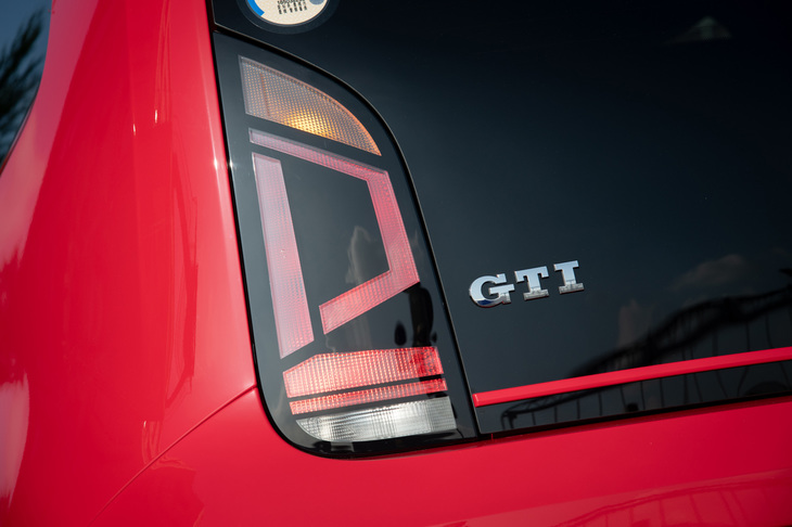 「GTI」は、1976年に登場した「ゴルフGTI」から使われている、フォルクスワーゲン伝統の高性能モデルの名称である。