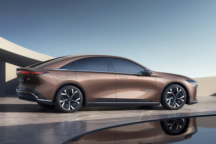 「マツダEZ-6」のボディーサイズは全長×全幅×全高＝4921×1890×1485mm。