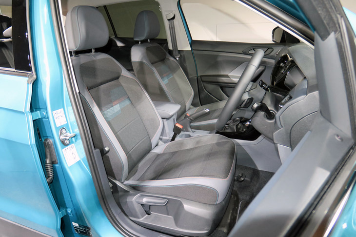 フォルクスワーゲンTクロスTSI 1stプラス（フロントシート）