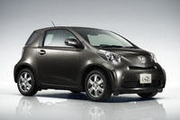 トヨタ、スモールカーiQを一部改良