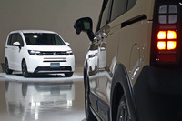 華美さや奇異さ、押しの強さではなく、シンプルさでもってデザインの魅力を追求している昨今のホンダ。他のメーカーではなかなか見られない取り組みだけに、頑張ってほしい。