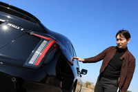 日本仕様のボディーカラーは全5種類。試乗車のボディーカラー「セーブルブラック」は、メタリックなどの入っていない生粋の黒だ。