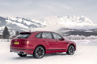 試乗の舞台はオーストリアのスキーリゾート、キッツビュール。試乗車のボディーカラーは「ドラゴンレッドII」。