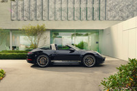 ポルシェデザイン設立50周年を記念した限定車「911エディション50Yポルシェデザイン」登場の画像