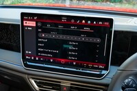 「DCC Pro」の調整画面。この可変ダンパーは、ディーゼルモデル「TDI 4MOTION」の全車、および「eTSI Rライン」に標準で装備され、乗り心地の改善に加え、電子制御ディファレンシャルロックとの協調制御により、正確な操舵応答性にも寄与する。