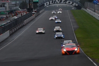 GT500クラスは、No.8 ARTA NSX-GTを先頭にスタート。レースはホンダ勢優位のまま展開するかに思われたが……。