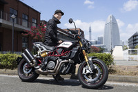 ＜筆者プロフィール＞
	REI（レイ）　
	モデルやレーサーとしても活動するモータージャーナリスト。執筆活動に加え、さまざまな番組やイベントへの出演、メーカーのプロダクトトレーナー、YouTubeでの動画配信と、活躍の場を広げている。