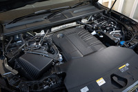 パワーユニットは2リッター直4ディーゼルターボエンジンと新開発のマイルドハイブリッド機構「MHEVプラス」の組み合わせ。燃費は従来型「40TDI」の14.5km/リッターから、16.1km/リッターに改善している（WLTCモード）。