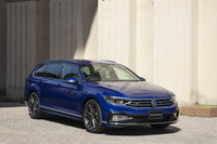 5グレードがラインナップされる「パサート ヴァリアント」。価格は449万9000円から584万9000円。