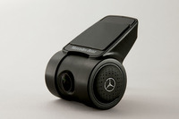 イグニッションオン／オフに反応して、R2-D2の音声が流れるドライブレコーダーを特別装備する。