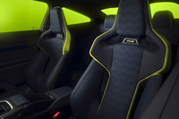 バレンティーノ・ロッシとのコラボモデル「M4 CS VR46」登場　全世界92台限定のうち国内に2台導入の画像