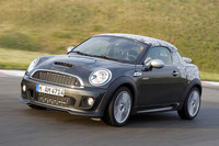 「MINIクーペ」はゴーカート感覚を極限まで高めた、スポーツモデルにふさわしいハンドリングを持つという。
