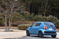 最低地上高はFF車、4WD車ともに180mm。アプローチアングルは20.0度、デパーチャーアングルはFF車で38.8度、4WD車で38.3度となっている。