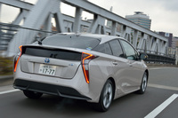 2015年12月に発売された新型「プリウス」。トヨタの次世代技術「TNGA」を採用した最初のモデルである。