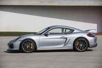 ボディー外寸は4438×1817×1266mm。ホイールベースは他の「ケイマン」より9mm長い2484mmとされる。
    