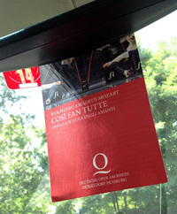 ボクが考案した「ゴミの出し忘れ防止タグ」。これを引っ掛けておいてもつい忘れるボクは、なんなんだか……。