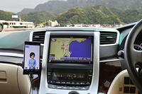 イクリプス「AVN-ZX03i」スマホ利用で自然に音声操作ができる大画面AVナビの画像