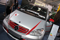 「Kids’ Driving Experiences」に供される「メルセデスA150アヴァンギャルド」。
「メルセデス・ベンツ・ドライビングアカデミー」のホームページ
http://www.mbdrivingacademy.com/