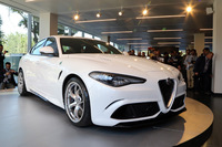 『CAR GRAPHIC』9月号発売！「アルファ・ロメオ・ジュリア」衝撃のデビューの画像