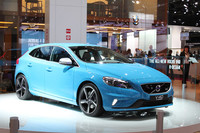 「ボルボV40 R-DESIGN」
