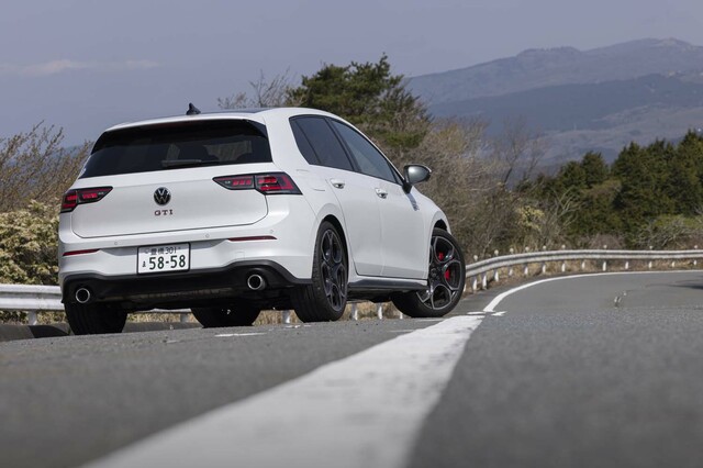 フォルクスワーゲン・ゴルフGTI（FF/7AT）【試乗記】 靴のサイズ