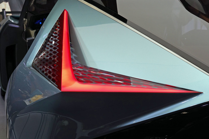 レクサスLF-30エレクトリファイド