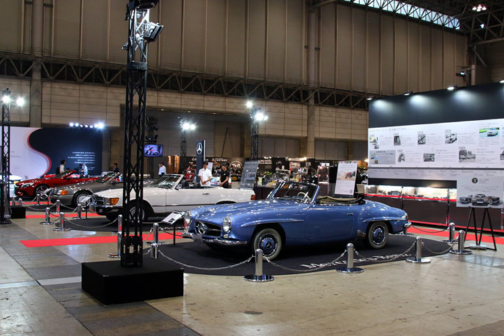 メルセデス・ベンツのブースの様子。