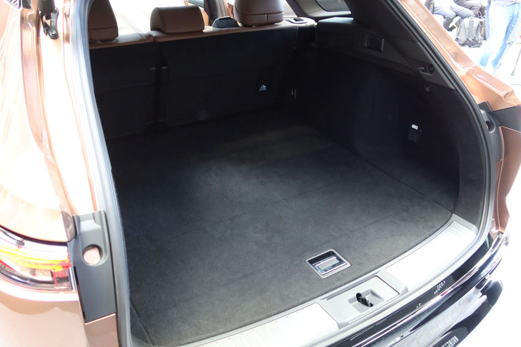 トヨタ・クラウン エステート（ラゲッジルーム）