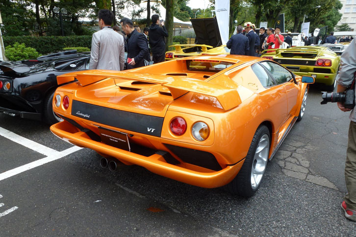 「ディアブロ」の4WDモデル「VT」。