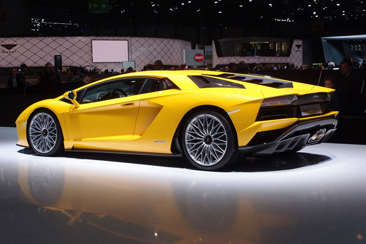 ランボルギーニ・アヴェンタドールSクーペ