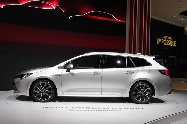 トヨタ・カローラ ツーリングスポーツ