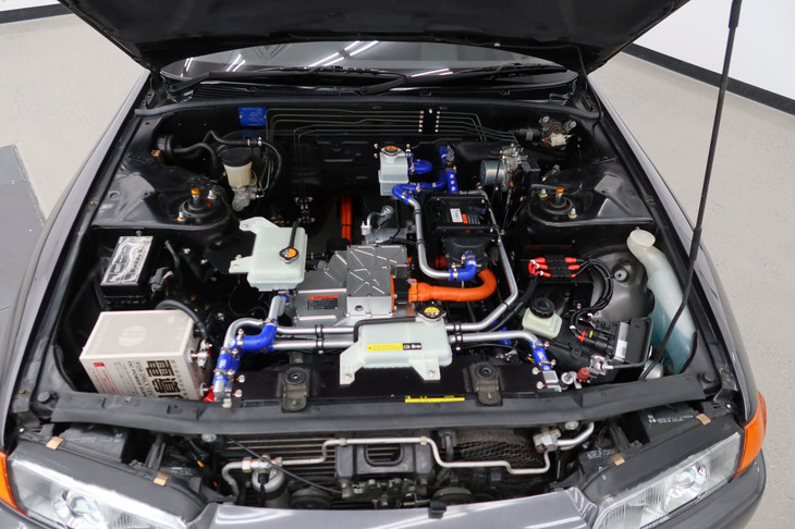 日産R32EV（フロントボンネット下のモータールーム）