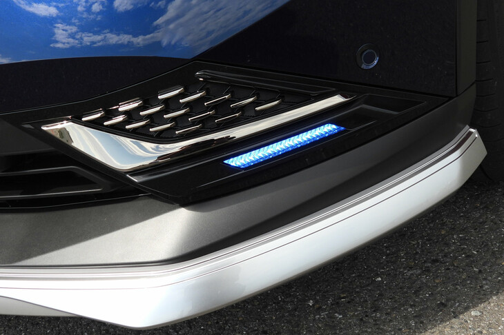 日産リーフAUTECH（専用シグネチャーLED＆フロントプロテクター）