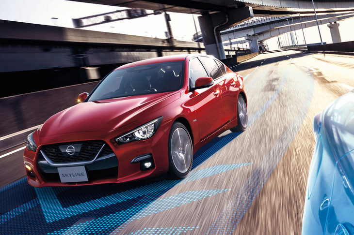 日本で初めてハンズオフ走行機能を実現した「日産スカイライン」。同車に搭載される「プロパイロット2.0」には、ダイナミックマップ基盤のHDマップが採用されている。