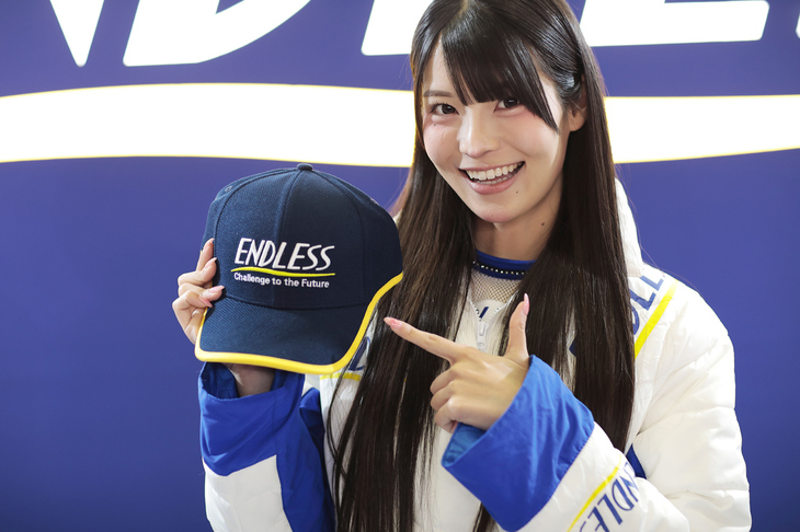 ENDLESSブースの高月 華さん