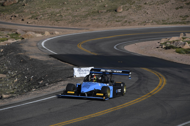 PPIHCにはオリジナルのレーシングカーが数多くエントリーする。写真の「ウルフTSCホンダ」も、オリジナルのシャシーを採用し、北米仕様の「S2000」に搭載されていた2リッター直列4気筒「F22」エンジンにターボをインストールした個性的な一台だ。同車はライトウェイトを武器に、6月22日の練習走行ではアンリミテッドクラスで2番手タイムをマーク。しかし決勝ではクラス7位に終わった。