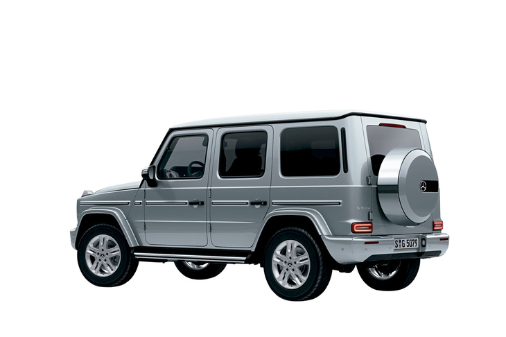 「G400d」の価格は1289万円。エントリーモデルと位置づけられる「G350d」の38万円高となっている。