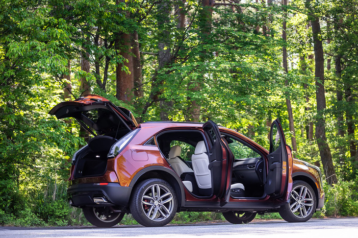 「キャデラックXT4スポーツ」のボディーサイズは全長×全幅×全高＝4605×1875×1625mm、ホイールベースは2775mm。