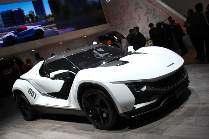 タタの新ブランド「タモ」による小型スポーツ「ラセモ」。デザインを手がけたのは、トリノの自社スタジオという。