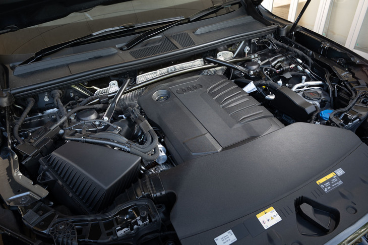 パワーユニットは2リッター直4ディーゼルターボエンジンと新開発のマイルドハイブリッド機構「MHEVプラス」の組み合わせ。燃費は従来型「40TDI」の14.5km/リッターから、16.1km/リッターに改善している（WLTCモード）。