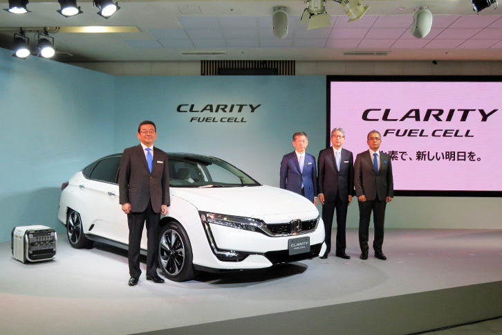 国内では、燃料電池車「ホンダ・クラリティ フューエルセル」のリース販売開始も話題となりました。