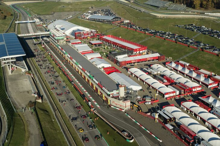 イベントの舞台となったのはイタリアのムジェッロサーキット。2020年にF1世界選手権 第9戦トスカーナグランプリが開催された場所だ。