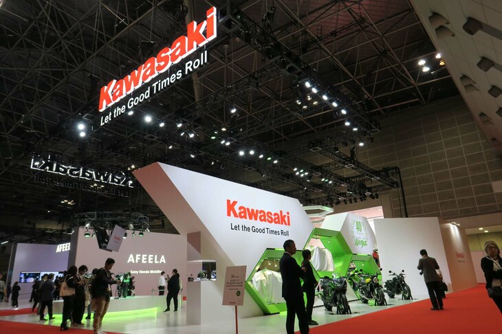 ジャパンモビリティショー2023の会場より、カワサキのブースの様子。