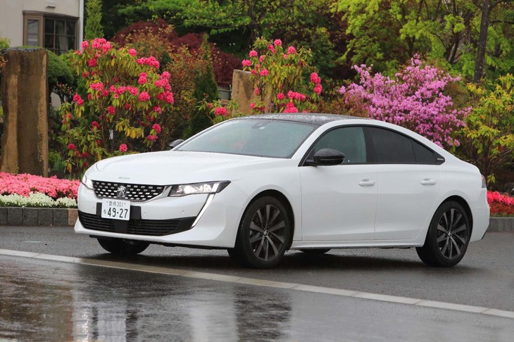 今回のテスト車は「プジョー508 GTライン」。2つあるガソリンモデルの高いほうのグレードで、車両本体価格は459万円。