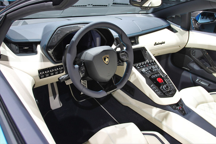 ランボルギーニ・アヴェンタドールSロードスター（インテリア）