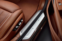 最上の「BMW 7シリーズ」が30台限定で登場の画像