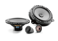 「ルノー・カングー」にモノトーンの限定モデル「プラティーク」登場の画像