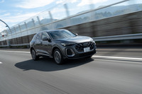 走行性能に関する点では、ブレーキペダルと油圧システムを完全に分離した「iBRS」（統合型ブレーキ制御システム）の採用もトピック。回生ブレーキを多用し、最大で25kWのエネルギーをバッテリーに回生。ブレーキパッド／ローターの摩耗も大幅に抑えられる。